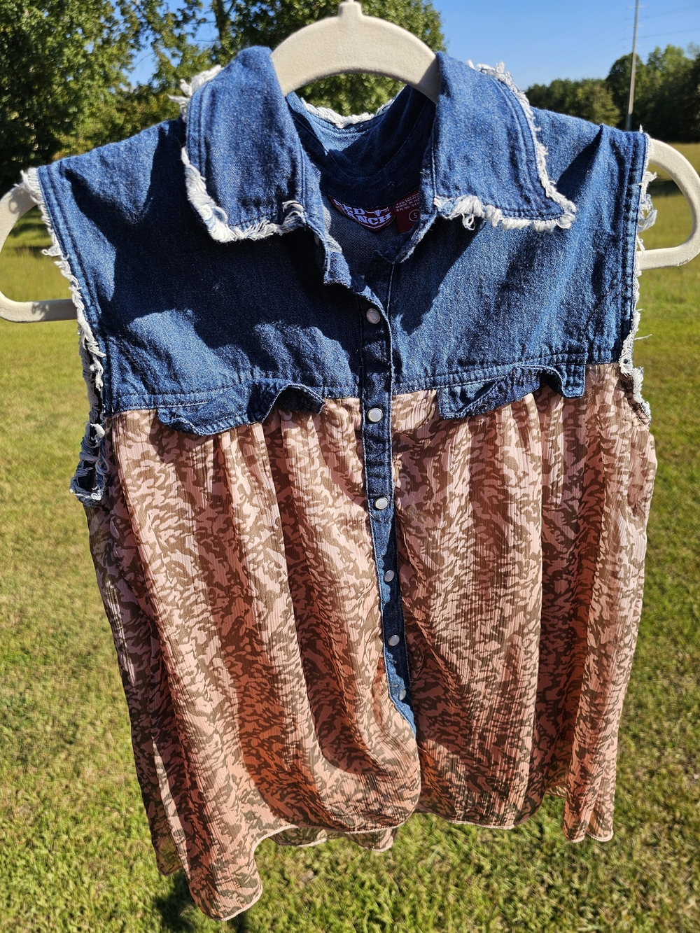 Red Ranch Denim-Trim Sleeveless Button Front Top in Blue, Pink, and Brown